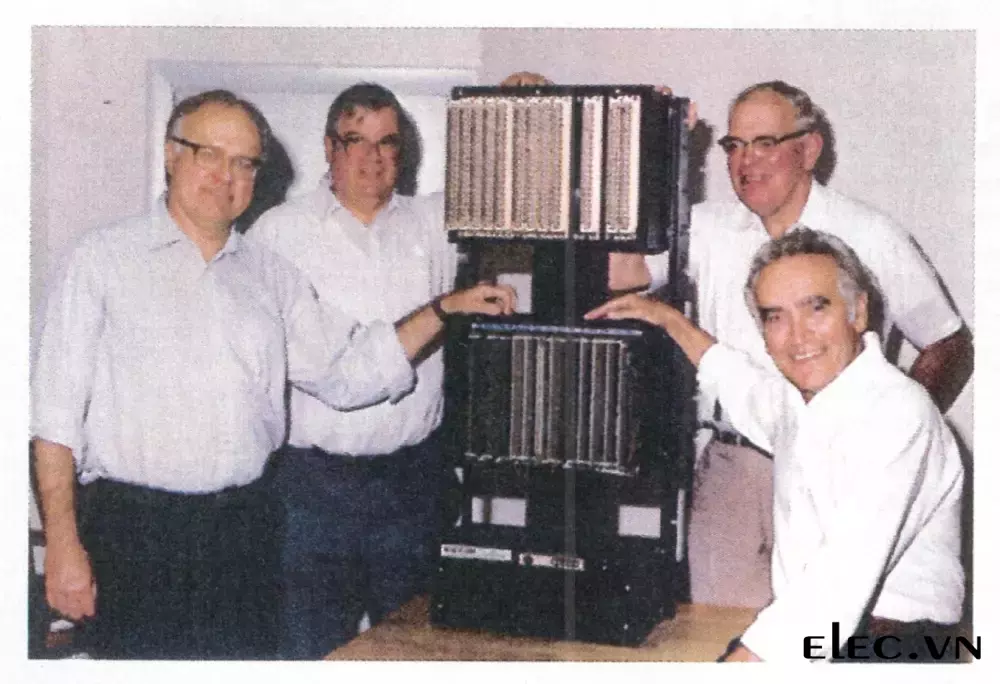 PLC được phát minh vào năm 1968 bởi Dick Morley